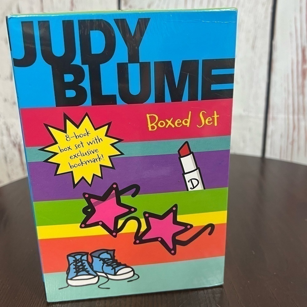 JUDY BLUME boxed set of 8 books plus bonus bookmark New in box and shrinkwrapped